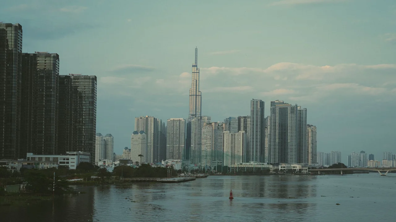 寻找类似快播在线播放的替代工具及选择要点